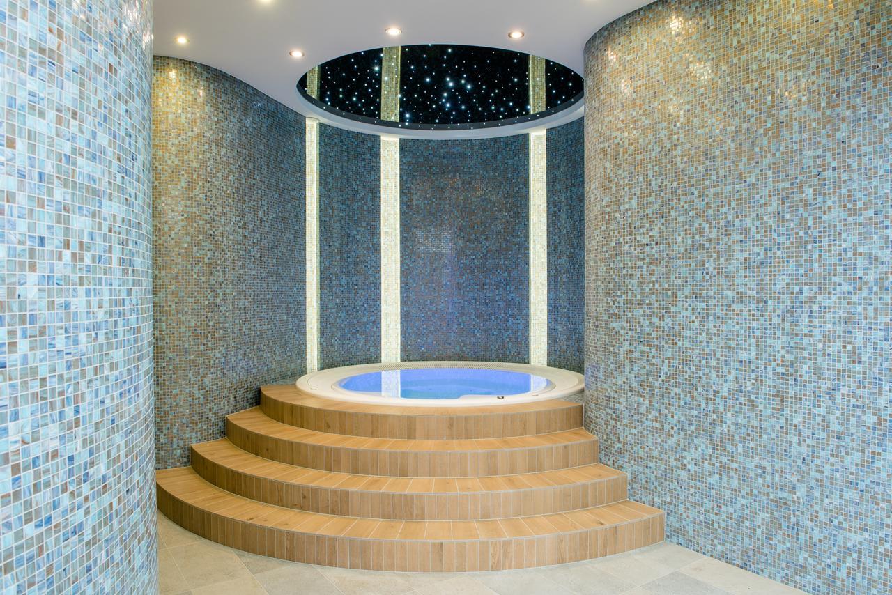 Hotel Kosma Kozmin Екстериор снимка