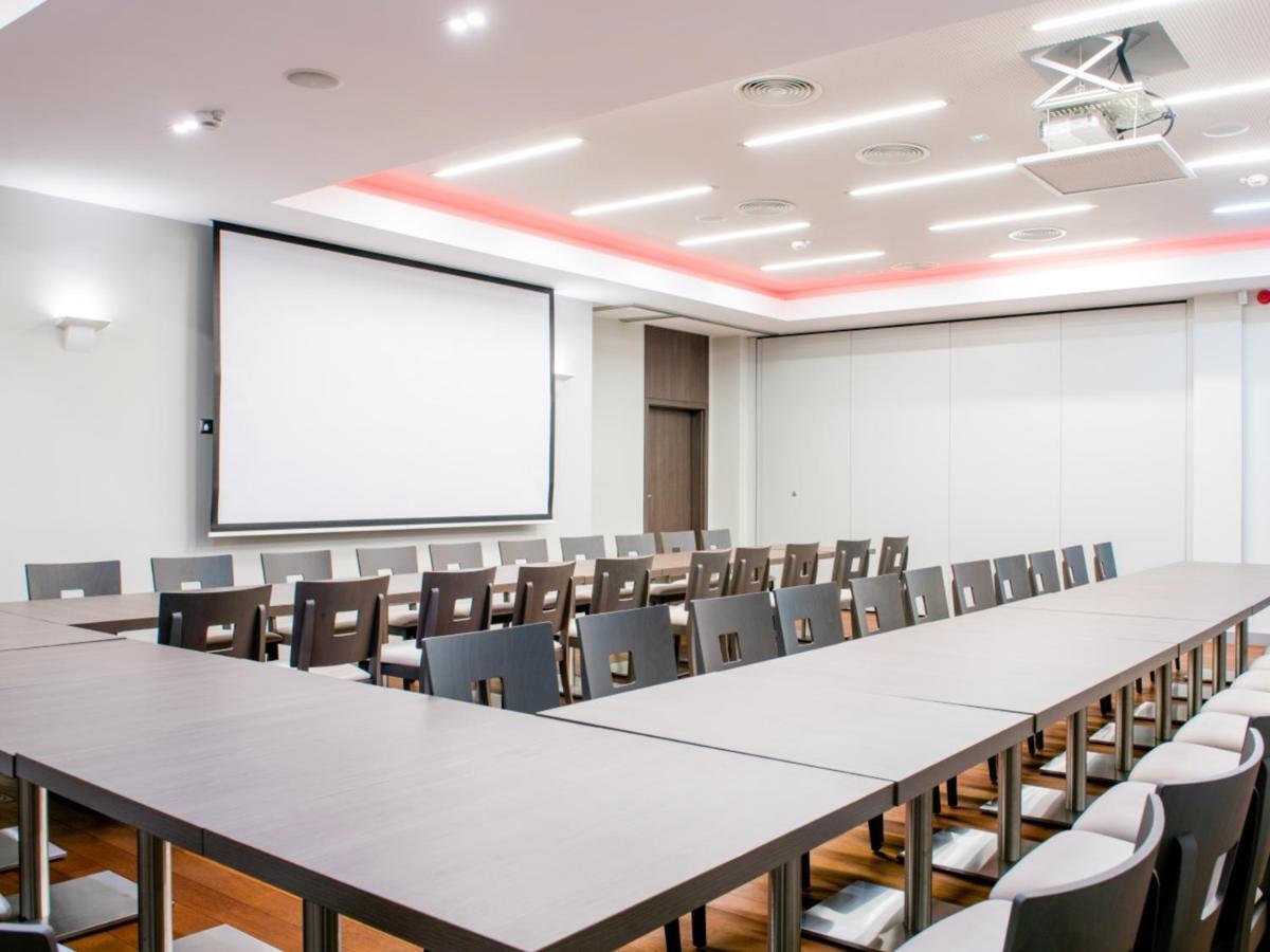 Hotel Kosma Kozmin Екстериор снимка