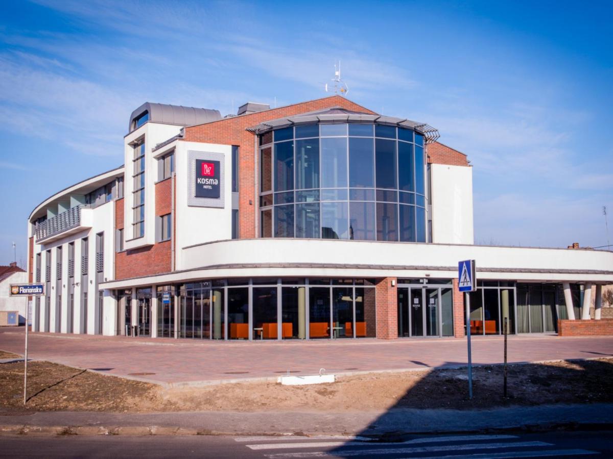 Hotel Kosma Kozmin Екстериор снимка