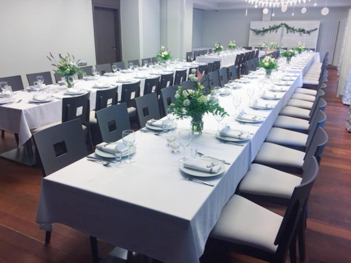 Hotel Kosma Kozmin Екстериор снимка