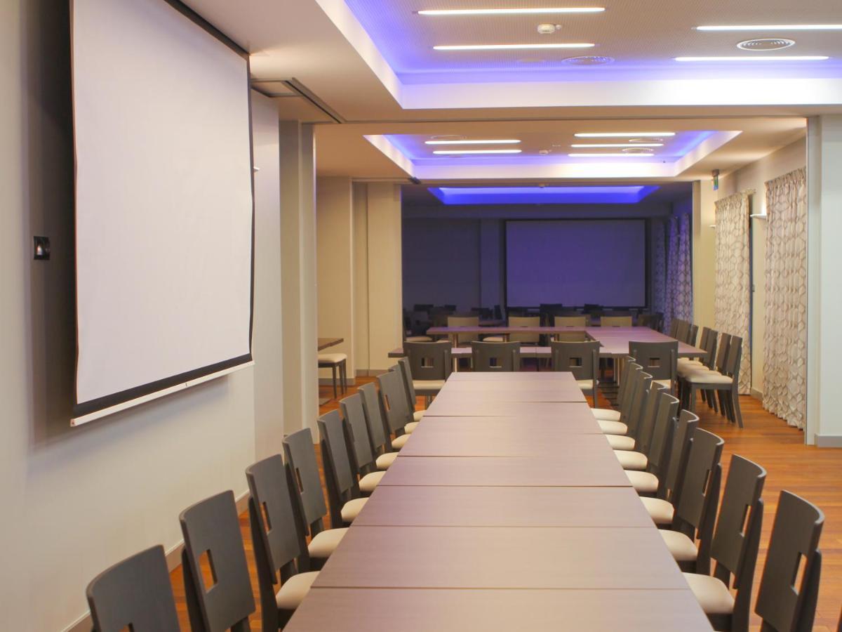 Hotel Kosma Kozmin Екстериор снимка