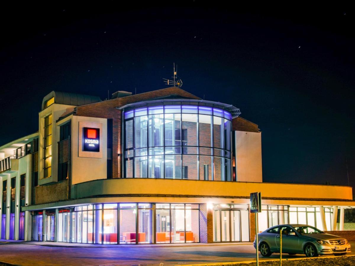 Hotel Kosma Kozmin Екстериор снимка